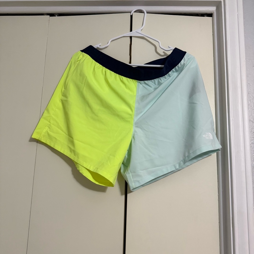 New Women's The North Face Neon Yellow and Light Blue Wander Shorts L